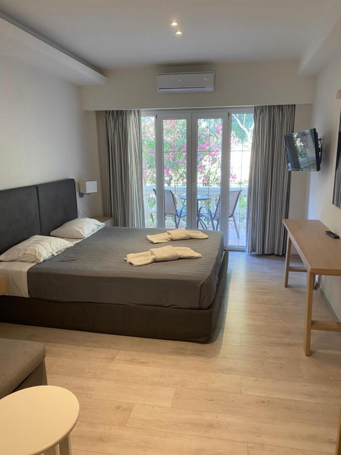 Callisto Beach Hotel Liapades Exterior photo
