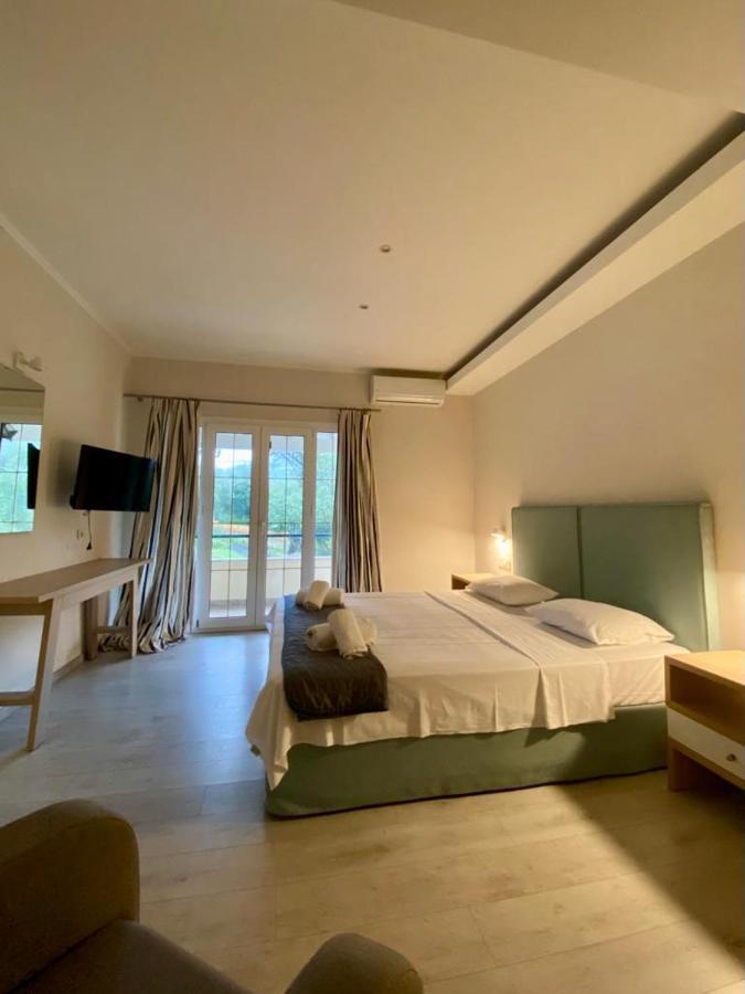 Callisto Beach Hotel Liapades Exterior photo